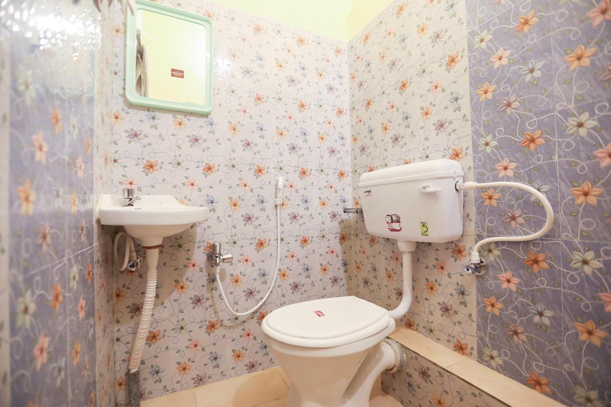Hotel O Pg Guest House Калькутта Экстерьер фото